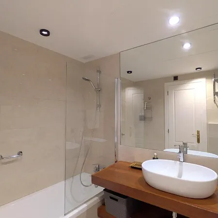 Bliss 2 Min To Alicate And Pool In *