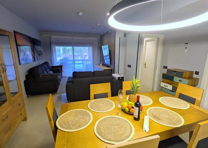 Bliss 2 Min To Alicate And Pool In