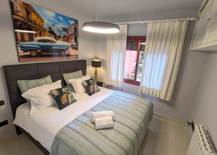 Bliss 2 Min To Alicate And Pool In מארבלה