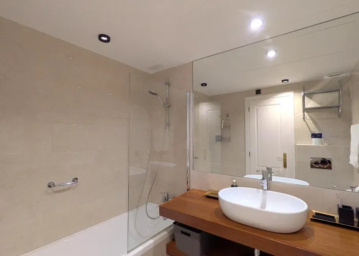 Bliss 2 Min To Alicate And Pool In *